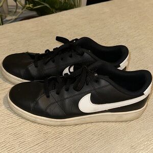 Black Nike Sneakers